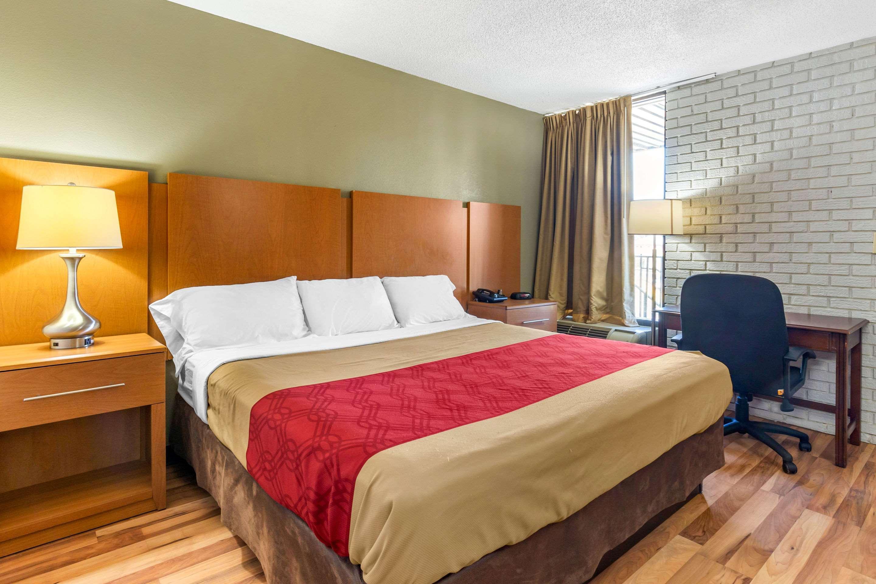 Econo Lodge Creedmoor Екстериор снимка